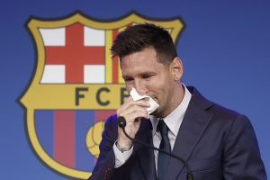 Barca ngăn PSG ký hợp đồng với Messi